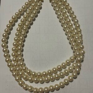 Elegant Cream Pearl Necklace